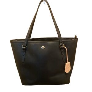 Coach Black Leather Tote Bag with Structured Design